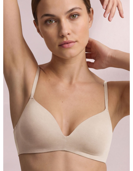 Reggiseno triangolo Naturalfit Infiore color sabbia senza ferretto, con coppe lisce e profili termosaldati