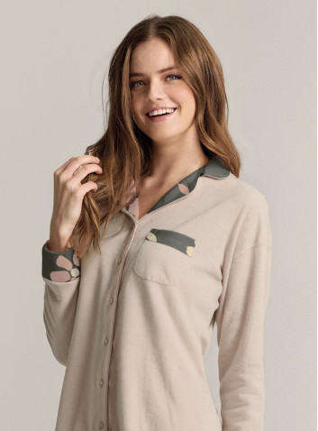 Revere-collar open-front pyjamas in soft, lightweight microcoral with long-sleeve top and long straight-leg trousers 2