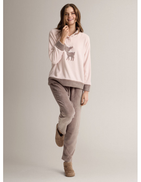 Pigiama serafino in coral morbido e caldo con maglia a maniche lunghe e pantalone lungo dritto
