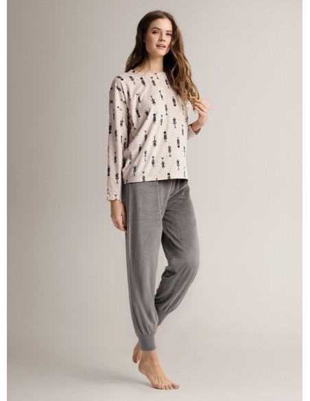 Round-neck pyjamas in soft, lightweight microcoral with long-sleeve top and long wide-leg trousers
