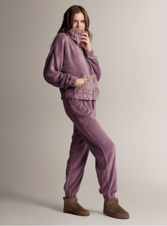 Full-zip pyjamas in soft and cosy supersoft fabric with long-sleeve top and long trousers with cuffs