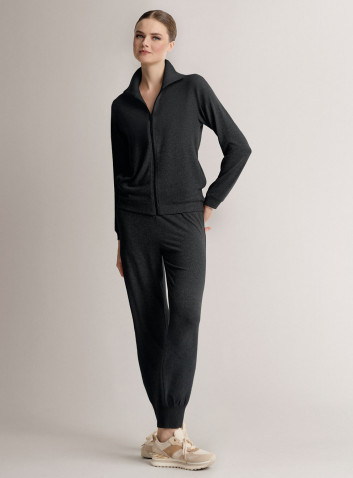 Full-zip loungesuit in soft and comfortable knit with long-sleeve top and long wide-leg trousers 2